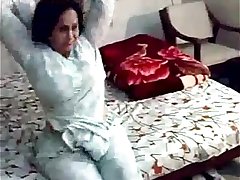 Pakistani wife strips and plays Redtube Free Masturbation Po