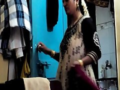 Desi Randi Bhabhi Changing Dress