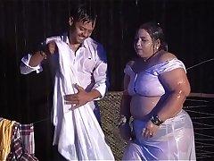 Sona Aunty ki wet boobs Hot show