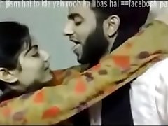 desi girlfriend kissing in college