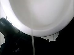 desi guy pissing