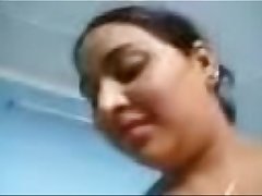 Delhi prostitute Rani shows her nude private boobs &_ pussey &_ take oral sex with costumer.