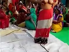 Desi bhabhi dancing nudely